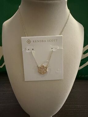 Snowflake Gold Pendant Necklace